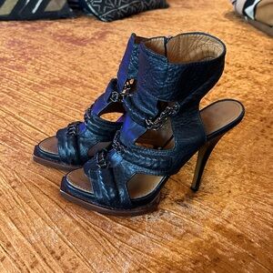 Givenchy Black Leather Gladiator Sandals   39